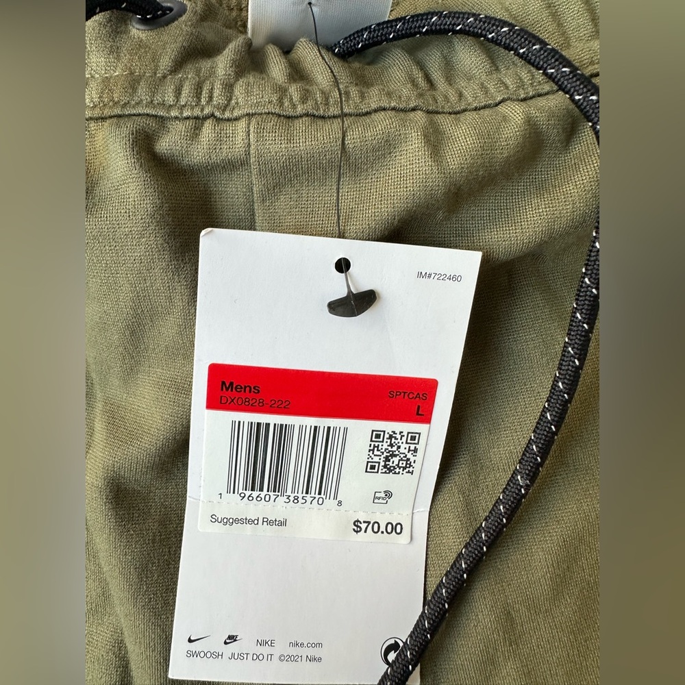NWT NIKE SPORTSWEAR TECH FLEECE LIGHTWEIGHT SHORTS Olive - Picture 3 of 10